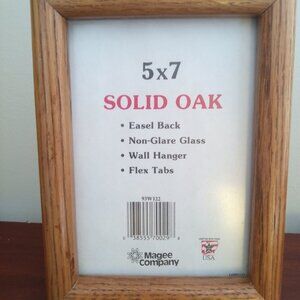 Brown  Solid Wood 5x7 picture frame, Good Condition